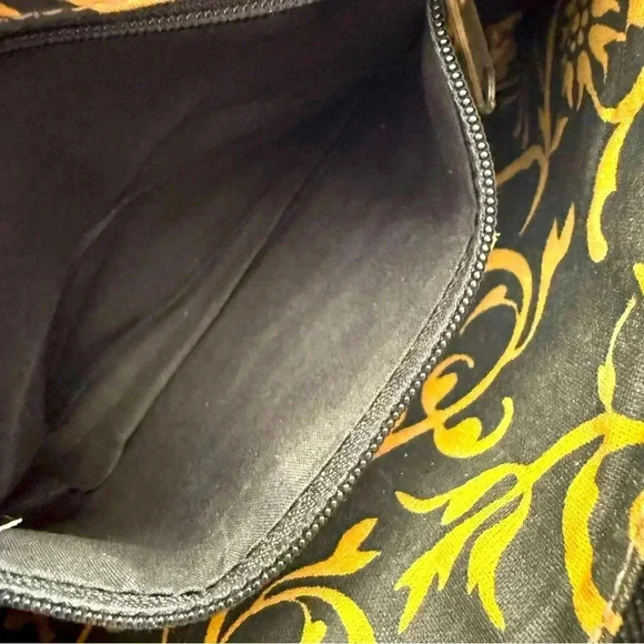 Leaders in Leather Tooled Wristlet/Clutch - Picture 7 of 7